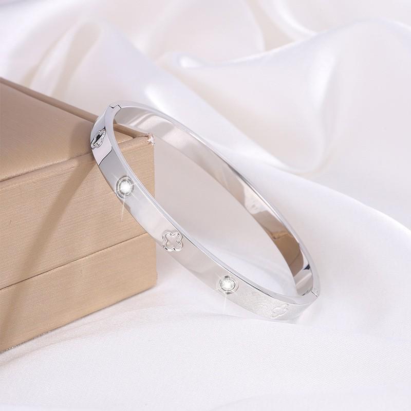 Starry Sky Full Diamond Titanium Steel Bracelet – Versatile, No-Fade Silver Women's Fashion Accessory