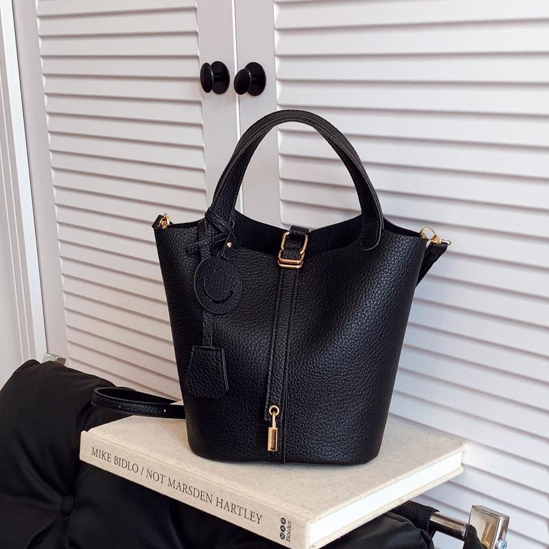 Модная повседневная портативная маленькая сумка женская новая простая и универсальная сумка-ведро нишевая сумка-мессенджер