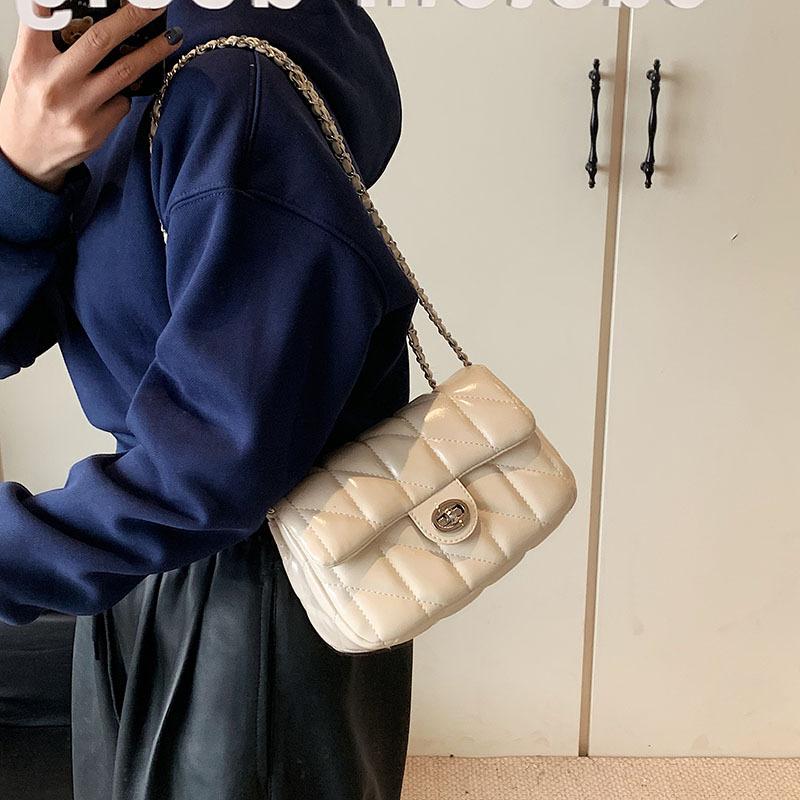 Высококлассная маленькая сумка женская 2025 новая трендовая и модная женская сумка через плечо, текстурная ромбовидная сумка-мессенджер на цепочке в иностранном стиле