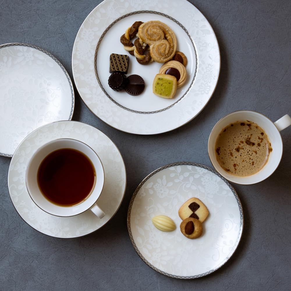 NARUMI Milano Bianca Plate, 21cm, White, with a Floral and Plum Blossom Design, Cute and Stylish, Flat Plate, 51461-1086P
