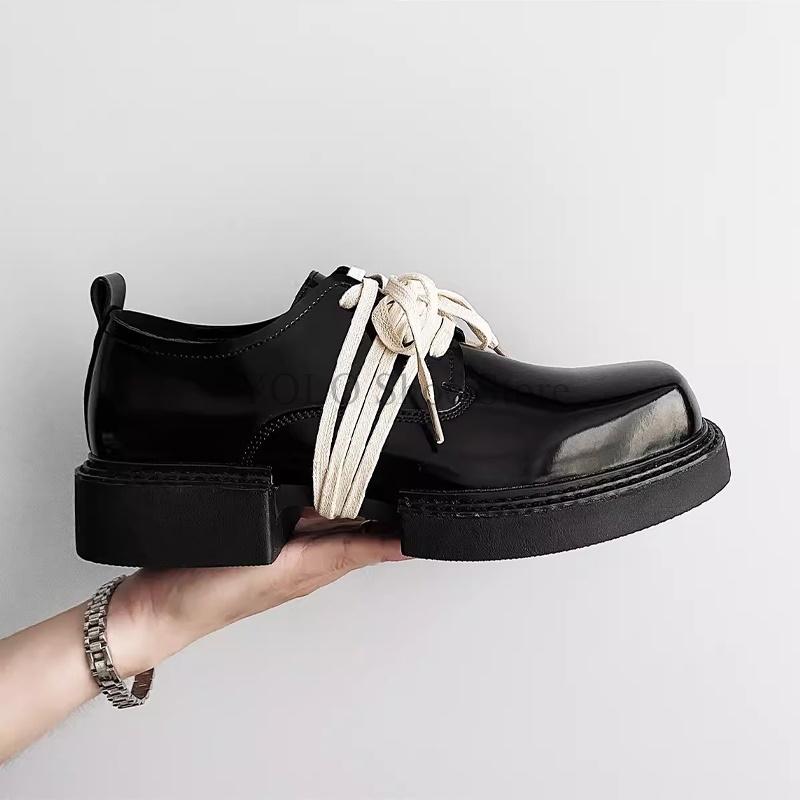 Мужские туфли дерби на шнуровке в стиле ретро-преппи, контрастный цвет, нишевый дизайн, лакированная кожа, квадратная головка, толстая подошва, простые, новые