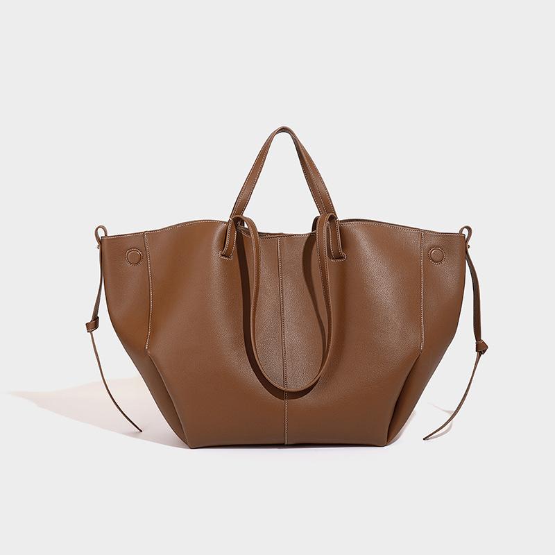 French Niche Handbag for Women, Large Capacity, Simple Retro Underarm Shoulder Bag, 2025 New Versatile Tote Bag