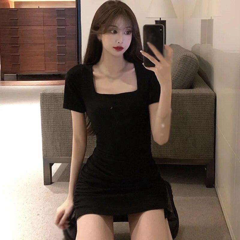 Женские узкие платья с квадратным воротником и открытой спиной с короткими рукавами