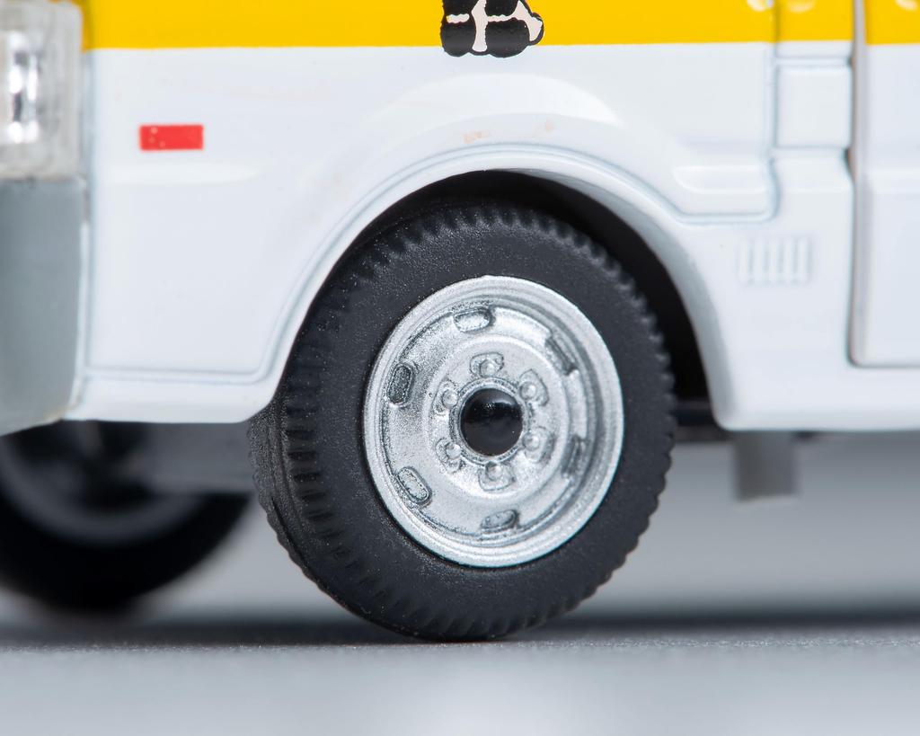 Tomica Limited Vintage Neo Mazda Bongo Brony Moving Sakai Finished Product 1/64 LV-N310b