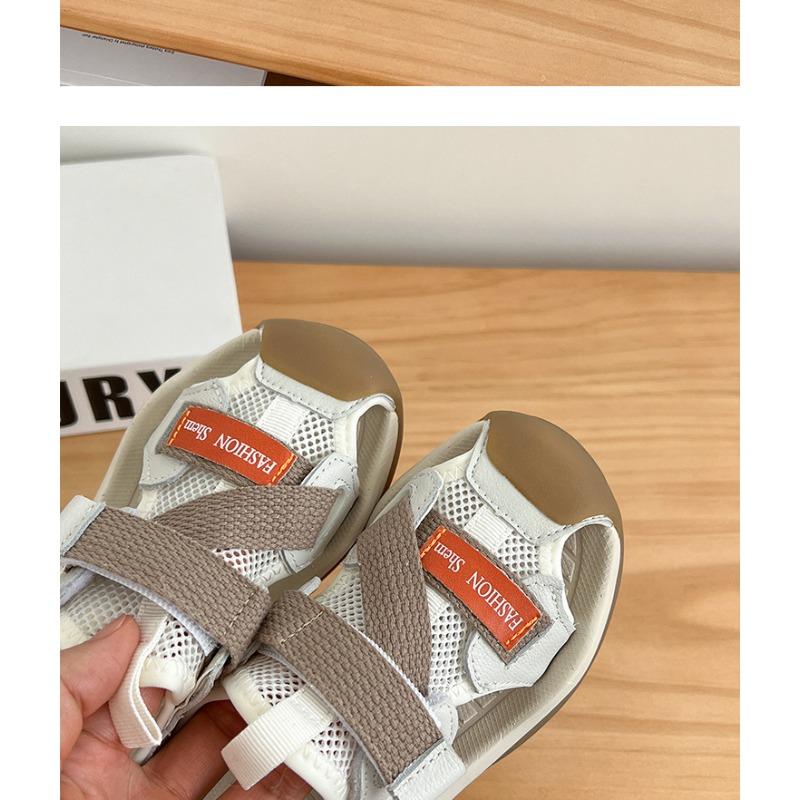 Новые летние закрытые сандалии для мальчиков - Спортивная пляжная обувь с вырезами и дышащей сеткой для повседневной носки