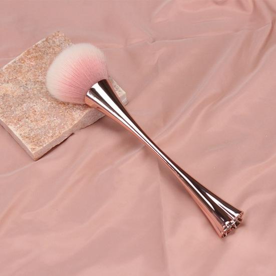 Стоячая щетка для ногтей с четырехлистным клевером, основание зеркала, мягкая щетина, длинная ручка, средство для удаления пыли для ногтей, щетка для очистки, женский инструмент для макияжа