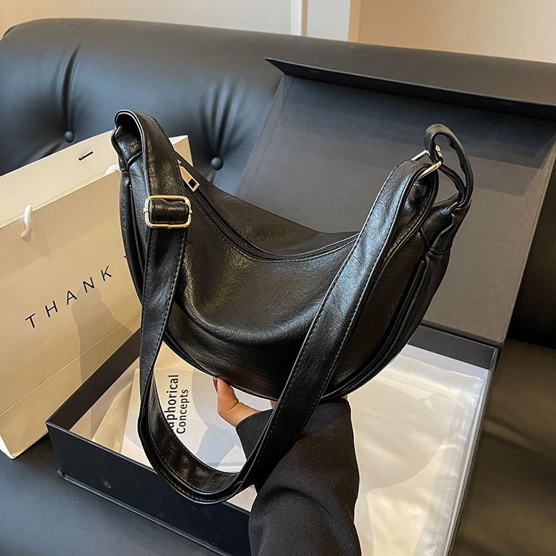 Сумка Женская сумка-мессенджер 2025 новая весна большая вместимость нишевый дизайн высококлассная ретро сумка-пельмень на плечо