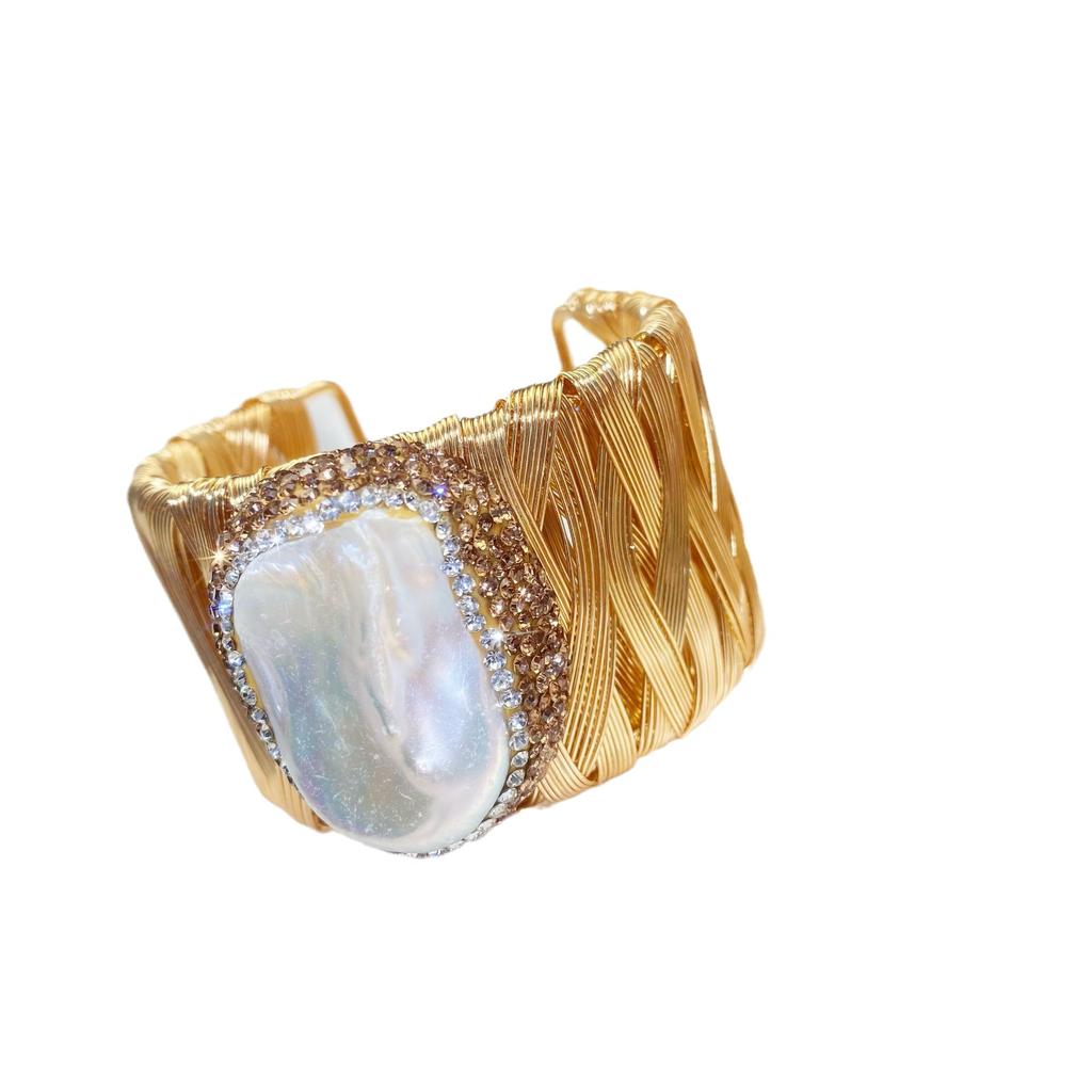 Натуральный браслет в стиле барокко. Новый дизайн. Ремесленные изделия. Универсальные изделия ручной работы для небольших групп.