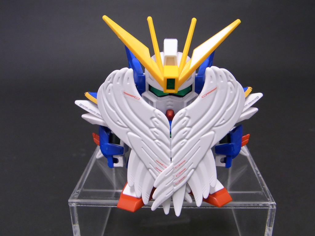 SD Gundam BB Senshi God Gundam & Wing Gundam Zero Custom (BB Senshi)