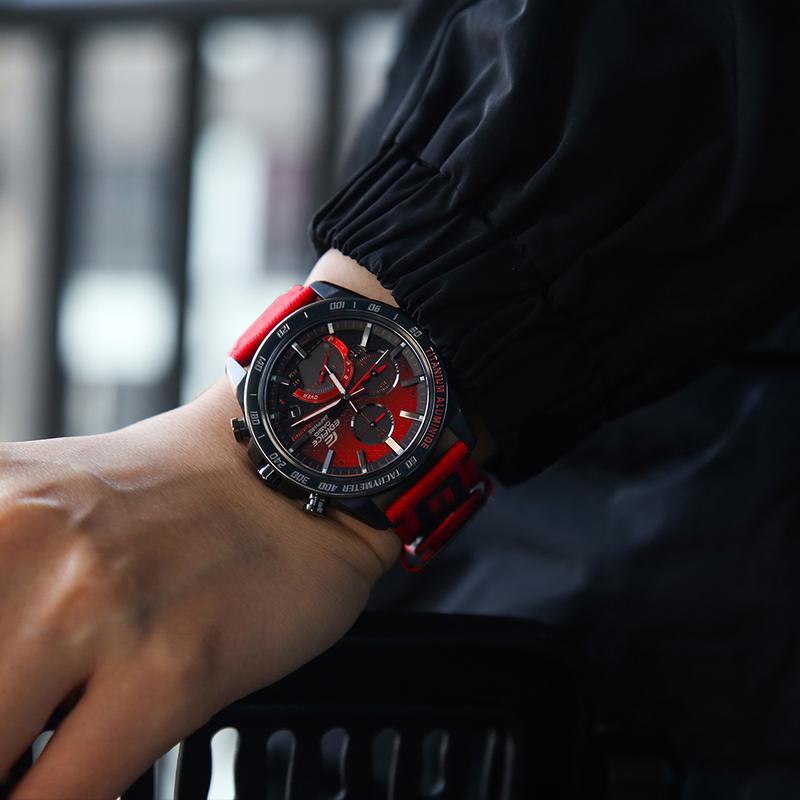 Casio Серия Edifice Модные кварцевые часы Кожаный ремешок Японские и корейские часы Мужские часы Черный циферблат EQB-1000HRS-1A