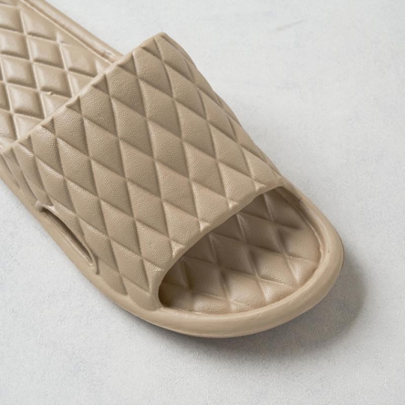 Тапочки Daiso с ромбовидным узором 260–280 мм