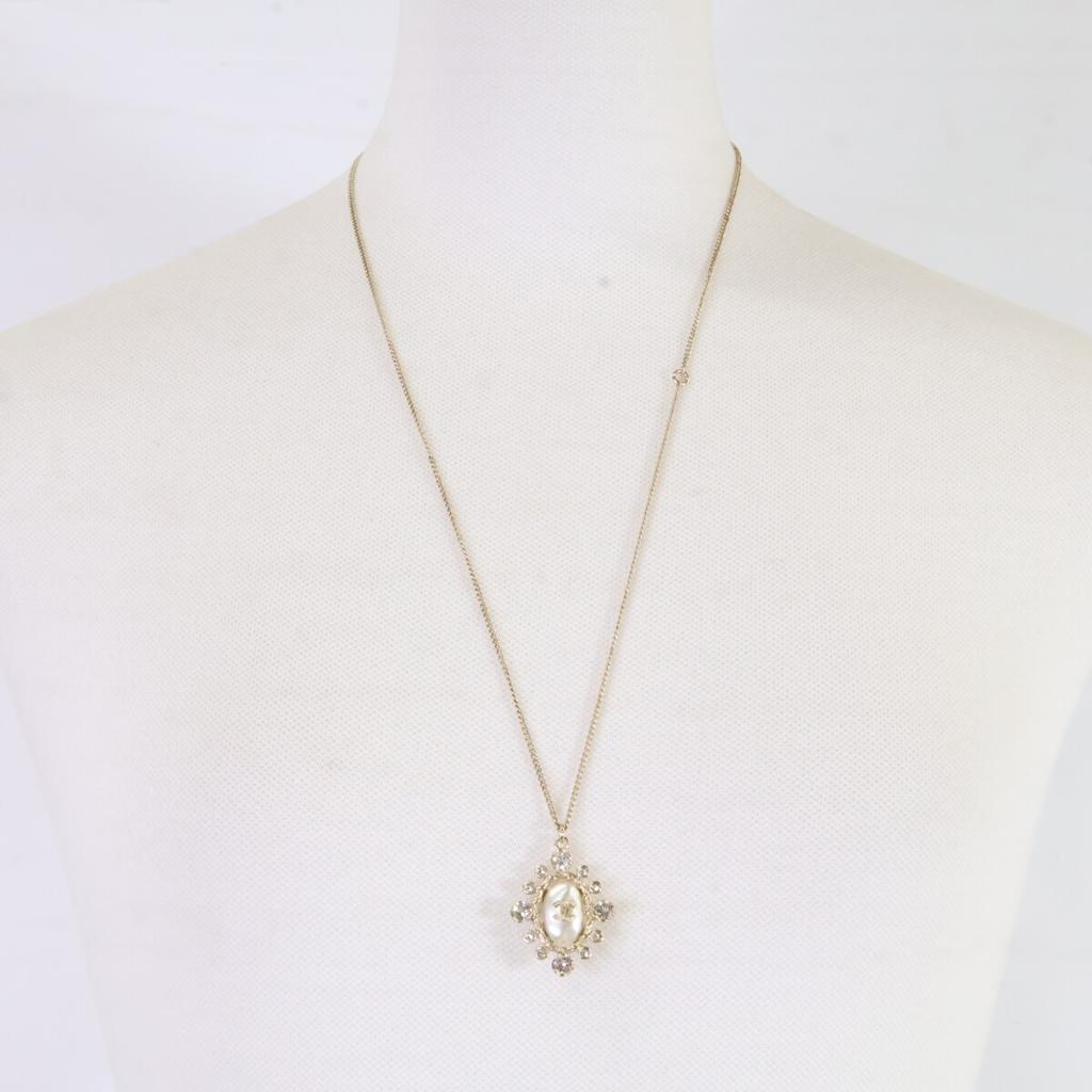 CHANEL Excellent condition B19C CC Logos Pearl x Bijou Pendant Necklace Light goldUsed