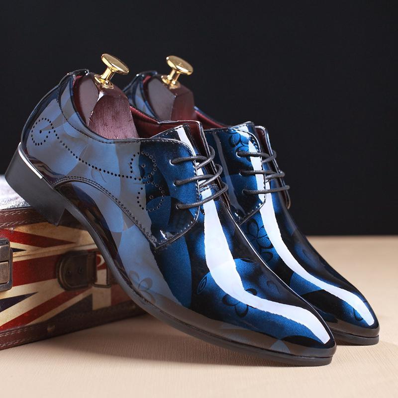 Fashion Luxury Men Oxford Shoes Retro Floral Pattern Men Dress Shoes Fashion Lace-Up Flats High Quality Business Men Party Wedding Shoes