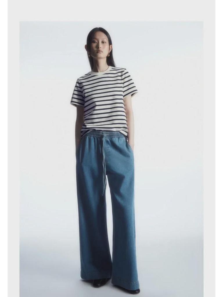 Женская футболка с круглым вырезом и коротким рукавом в стиле COS - весна 2024 г.