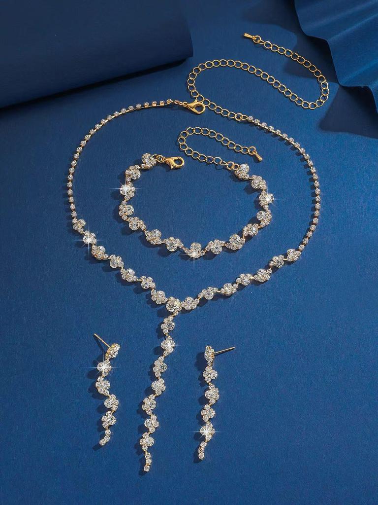 Элегантный межконтинентальный свадебный набор из страз: колье и серьги