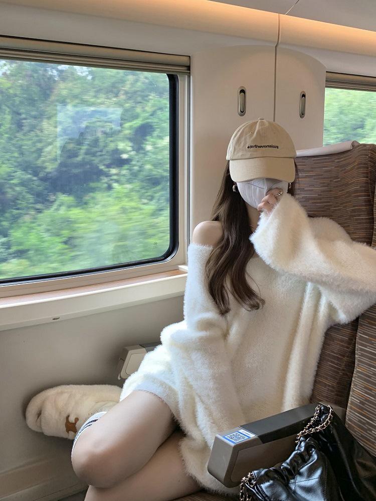 Женский осенний пуловер с V-образным вырезом и открытыми плечами – Нежный, свободный, белый вязаный топ с длинными рукавами