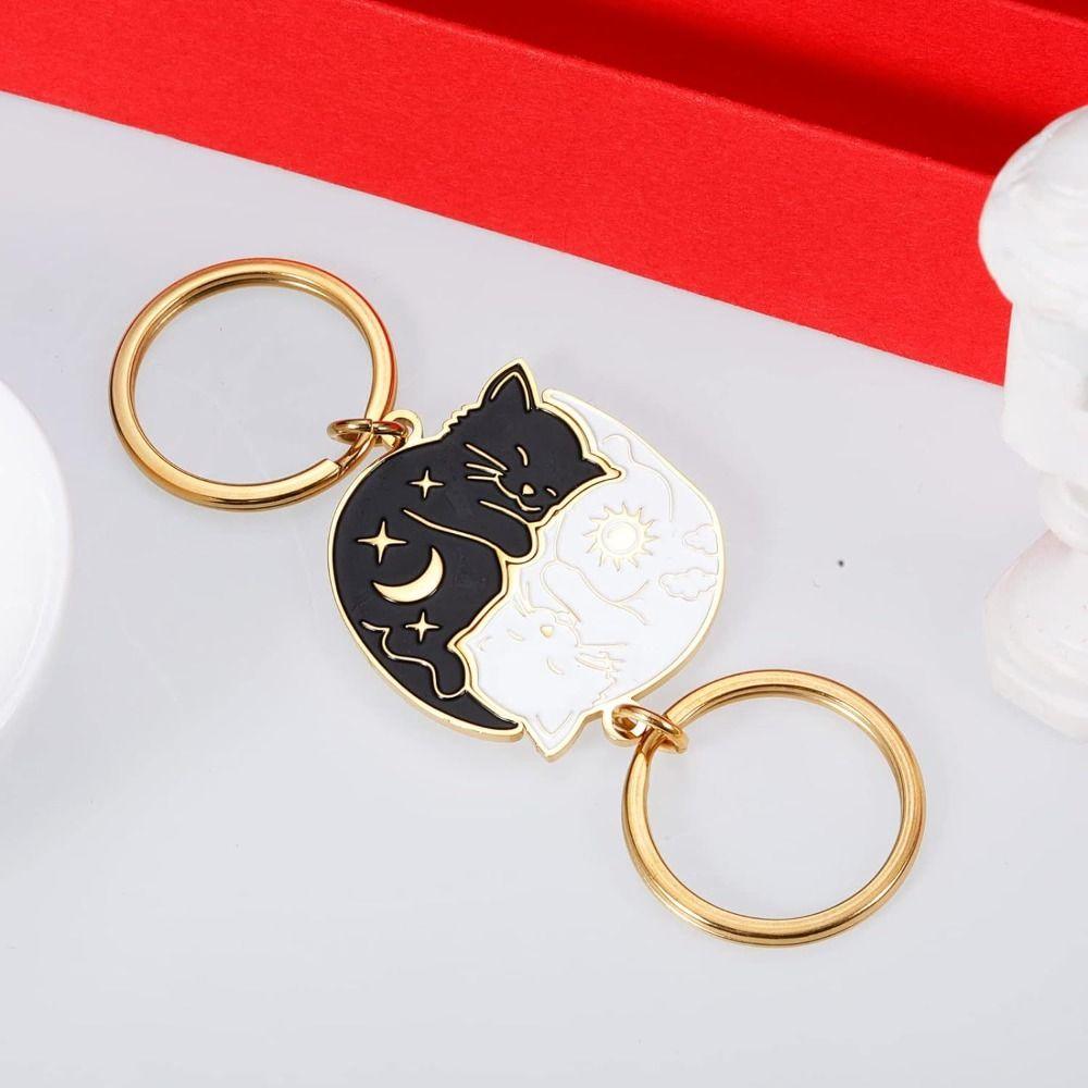 2PCS Hanging Jewelry Couple Keychain Hug Cat Sun Moon Cat Keychain Anniversary