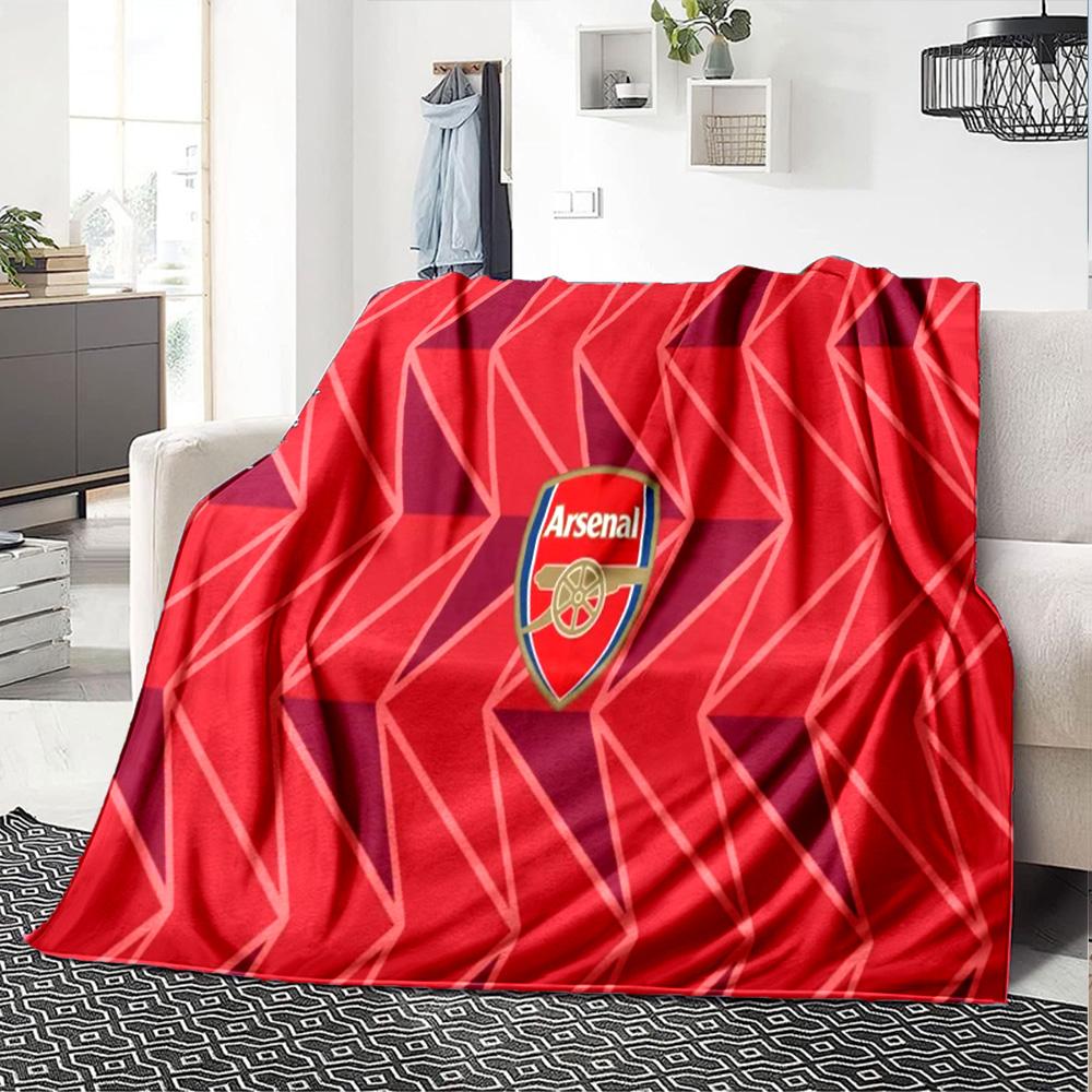 Arsenal Football Club Crest Flannel Blanket, Soft Polyester, Modern Design, All-Season for Camping, Travel, Gifts for holidays or birthdays