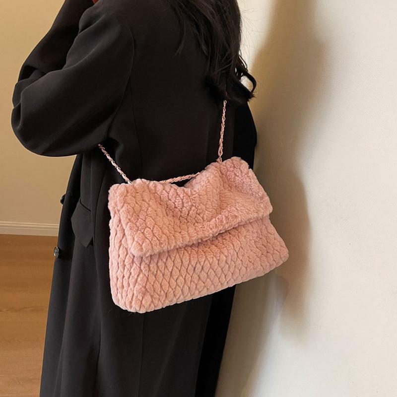 Fashion Women Shoulder Bag Furry Handbag Chain Underarm Bag Large Capacity Square Flap Messenger Bag Plush Totes ARI