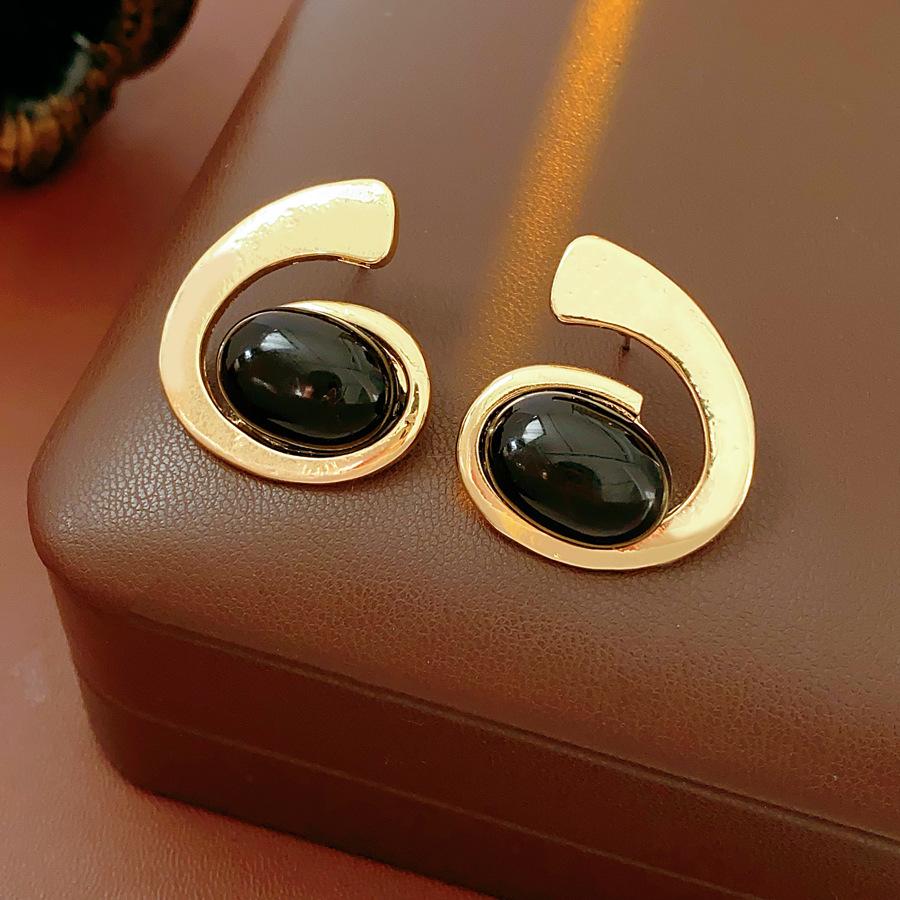 Snail Shape Pendant Necklace Stud Earring Set Female, Fashionable Simple and Versatile Exquisite Jewelry Gift