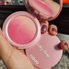 NOVO Палетка румян с двойным цветом и градиентом Sweet Pink для студентов: Улучшает цвет лица, Естественный контур, Матовое и сияющее покрытие.