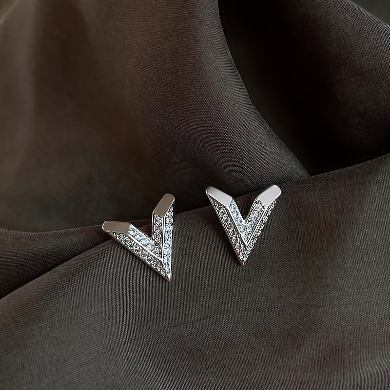 S925 Silver Needle Hypoallergenic Design V-shaped High-level Sense Of Simplicity And Compact Trendy Earring Jewelry