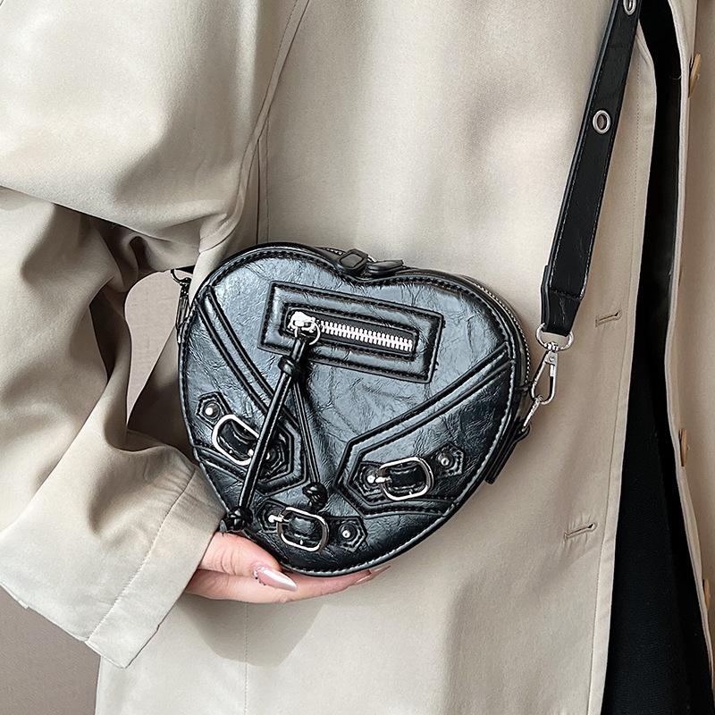 Popular Niche Design Personalized Locomotive Wind Heart-shaped Box Bag Trendy Cool Hot Girl Wind Crossbody Change Bag Woman