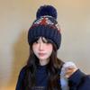 Универсальная вязаная шапка с меховым помпоном для тепла и защиты от холода, закрывающая уши, головной убор, женская свободная маленькая шерстяная шапка, подчеркивающая лицо