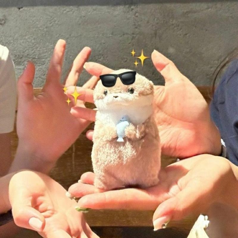 Милые выдры, держащие рыбу, плюшевые брелоки, легкий подвесной кулон, реквизит для школьной сумки, кошелек для ключей