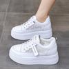 Маленькие белые кроссовки на толстой подошве со скрытой платформой, женские, лето 2025, новые, универсальные, дышащие, спортивные и для отдыха