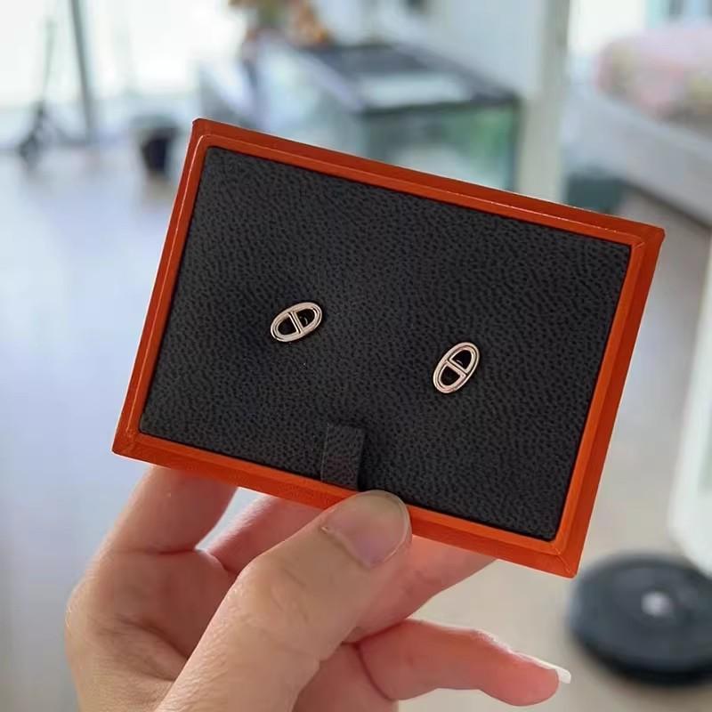 Серьги-пусеты в виде свиного пятачка женские 8 типов серьги с буквами CD легкая роскошь ins ниша простые полые гладкие серьги-кольца с японскими иероглифами