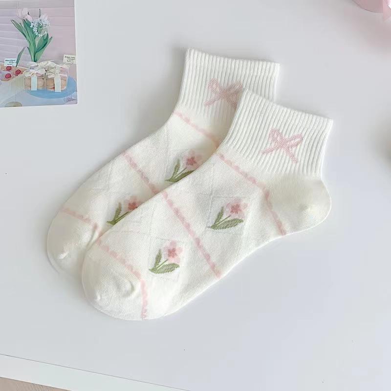 Lolita Socks for Women's Spring and Summer, Low-top Tulip White Short Socks, Sweet Student Cotton Socks