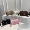 Fashion Popular Retro Crossbody Commuter Shoulder Handheld Crossbody Small Square Bag Female