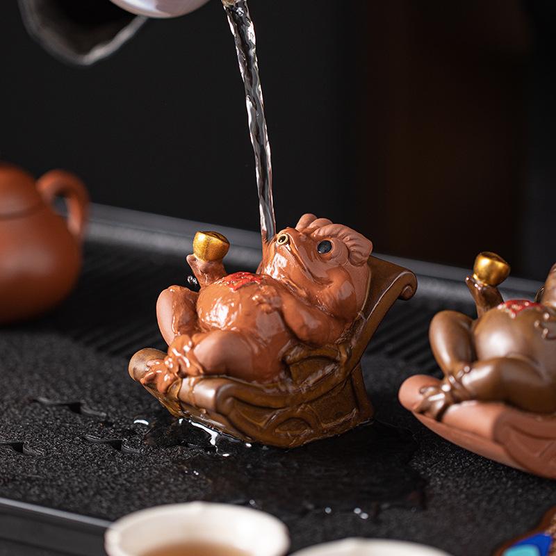 Golden Toad Tea Pet Decoration Attracting Wealth Toad Creative Tea Ceremony Accessories Tea Table Fragrance Insertion Decoration
