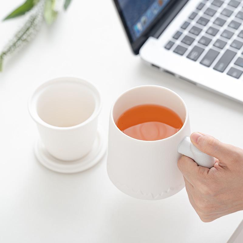Ceramic Cup Tea Separation Cup Drinking Water Mug with Filter Office Cup Hand-held Gift Cup Gift Cup