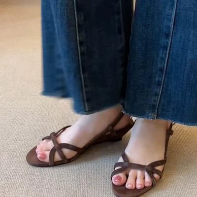 Модные ретро сандалии из мягкой кожи с полым ремешком сзади и открытым носком для женщин, летняя мода, танкетка, темпераментный круглый носок, римские туфли