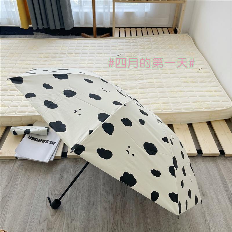 Fashion Sunscreen Umbrella Anti-ultraviolet Black Caoting Umbrella Cows Pattern 3-folding Portable Sunny Umbrella