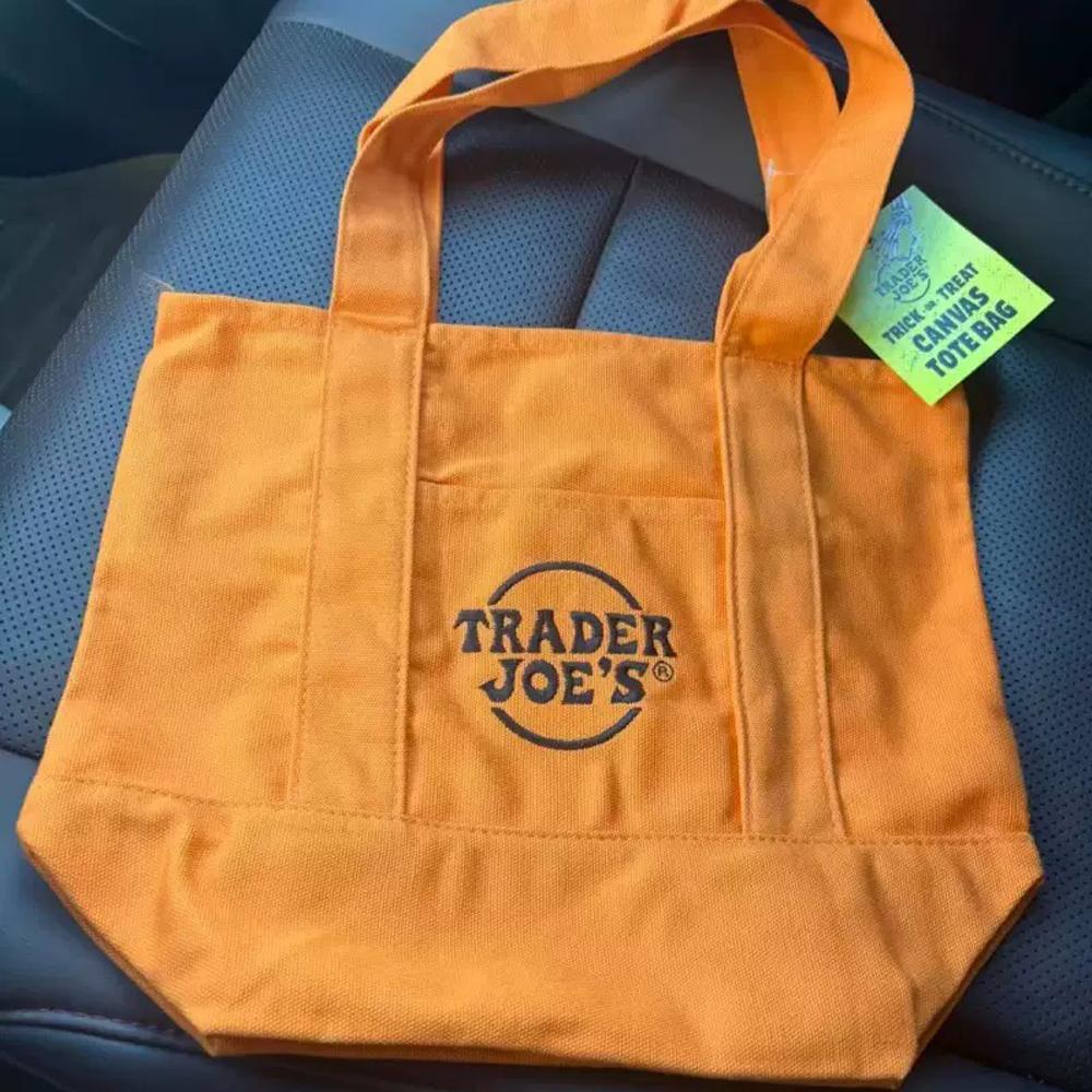 Официальная сумка-тоут Trader Joe's для Хэллоуина - Канвасная сумка для покупок с боковым карманом для продуктов - Тыквенная поляна