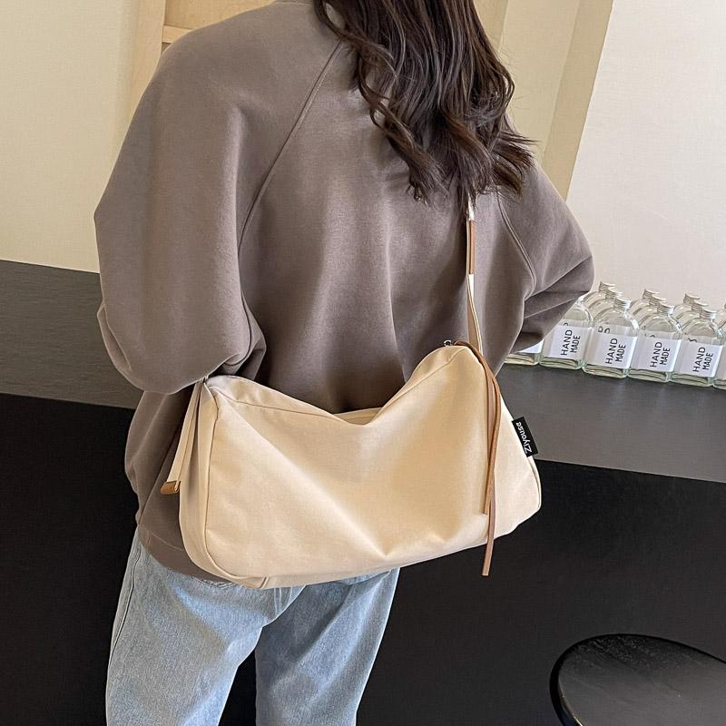 Unisex Large Capacity Shoulder Bag Ultra Light Versatile Crossbody Leisure High Capacity New Practical