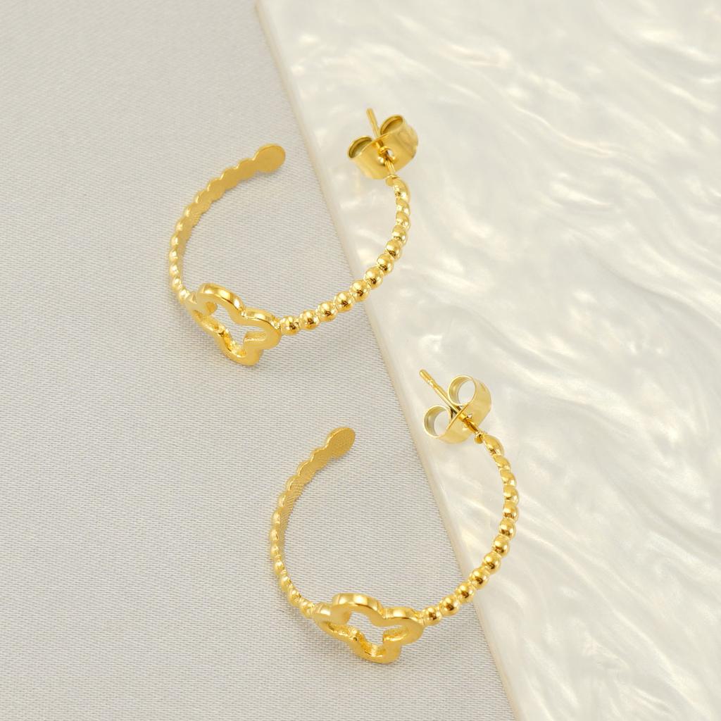 New Stainless Steel Four-leaf Clover Hollow Earrings Design Sense Niche Versatile Earrings