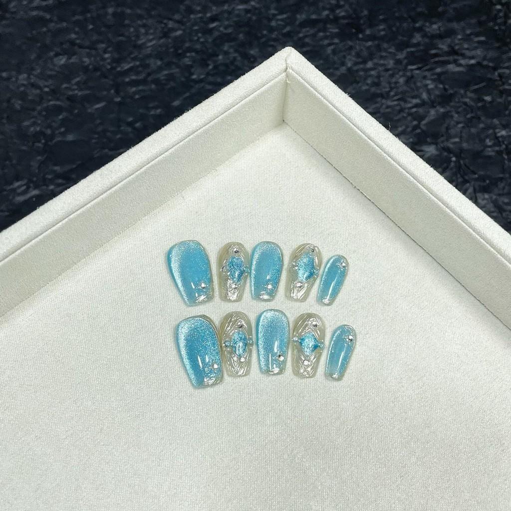 100% РУЧНАЯ РАБОТА Набор накладных ногтей средней формы в форме гроба с клеем Синий Buccellati Короткий кошачий глаз Spar Нажмите на ногти Накладные ногти Многоразовые и съемные ногти