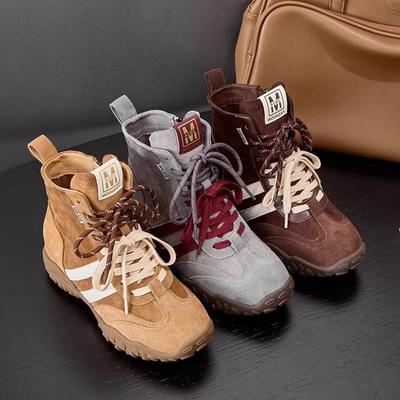 Маленькие толстоподошвенные туфли для моральной подготовки с внутренней платформой, увеличивающей рост, женские 2025 новая мода универсальные высокие кеды, короткие ботинки, спортивные папины кроссовки