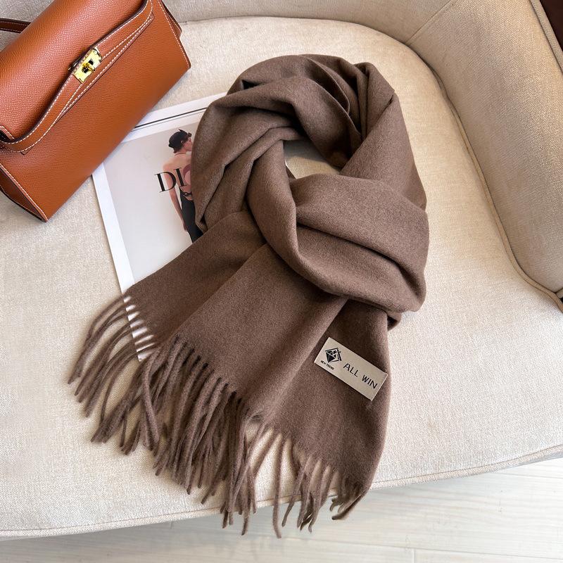 Стильный однотонный шерстяной шарф, 100% шерсть, теплый, удобный, универсальный, с длинными кисточками.