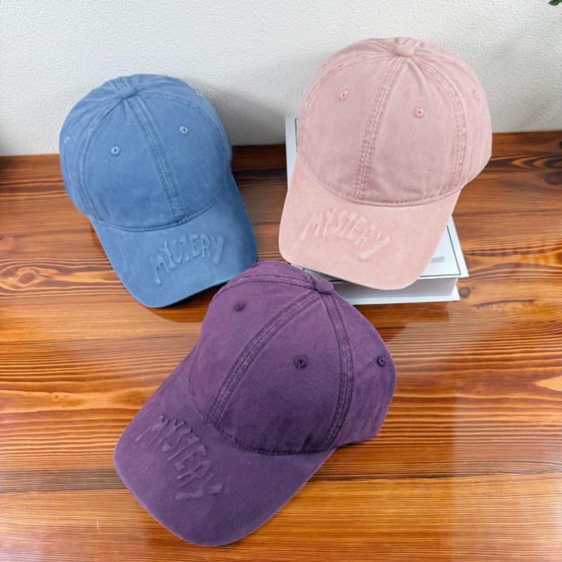 Cotton Baseball Cap With Emblem Design For Spring Sun Fashionable Protection
