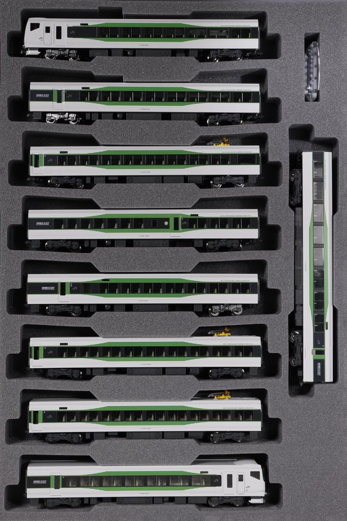 KATO N Gauge E257 Series 5000 Series Set Железнодорожная модель поезда 9-вагонный 10-1883