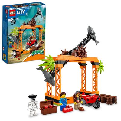 LEGO City Трюковое испытание «Атака акулы» 60342, игрушечный конструктор в подарок для мальчиков и девочек от 5 лет и старше, с мотоциклами и автомобилями.