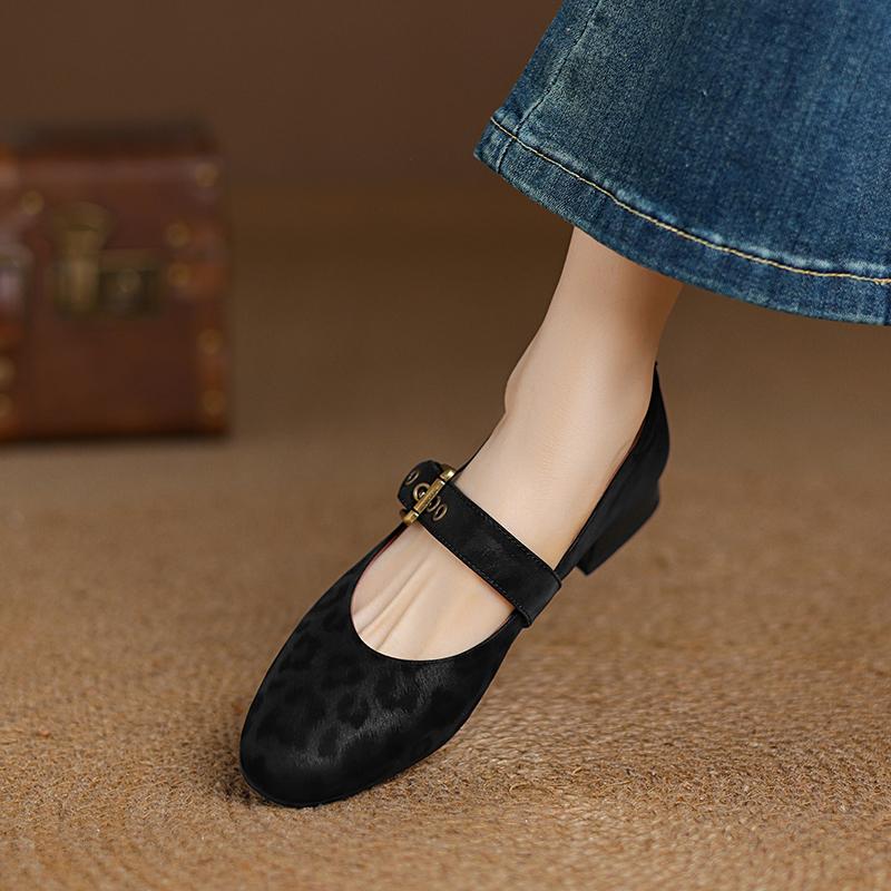 Fashion 2025 New Spring Women Pumps Round Toe Low Heel Shoes Genuine Leather Women Shoes Concise Ladies Mary Janes Shoes Brown Big Size