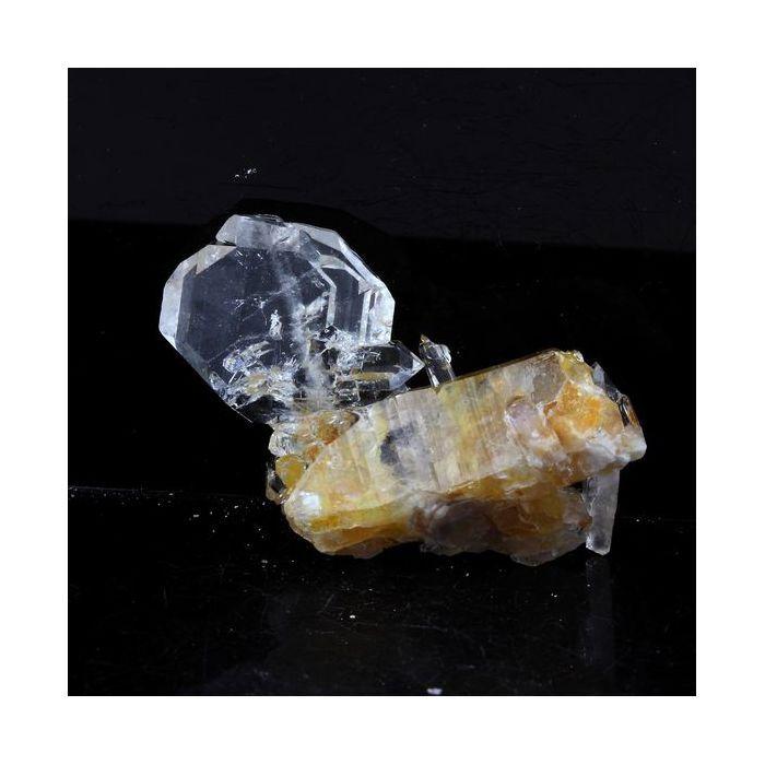 Pierres et Minéraux. Quartz à âme (faden quartz). 27.5 ct. Rif Fournel, Freney d'Oisans, Isère, France.