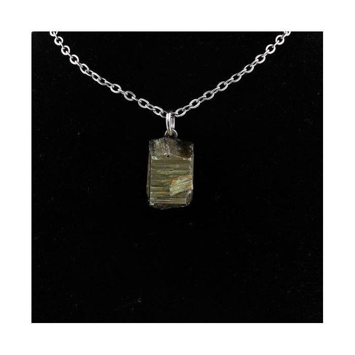 Pierres et Minéraux. Collier Pyrite brut. 29.56 ct. Ambas Aguas, La Rioja, Espagne.