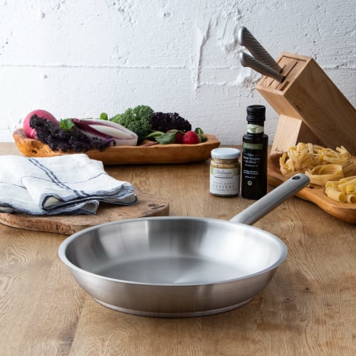 Endo Shoji TKG Frying Pan, 24cm, Outer Diameter X Depth (mm): 260 X 45, Bottom Diameter (mm): 184. Suitable for Induction and Gas Stovetops. Features